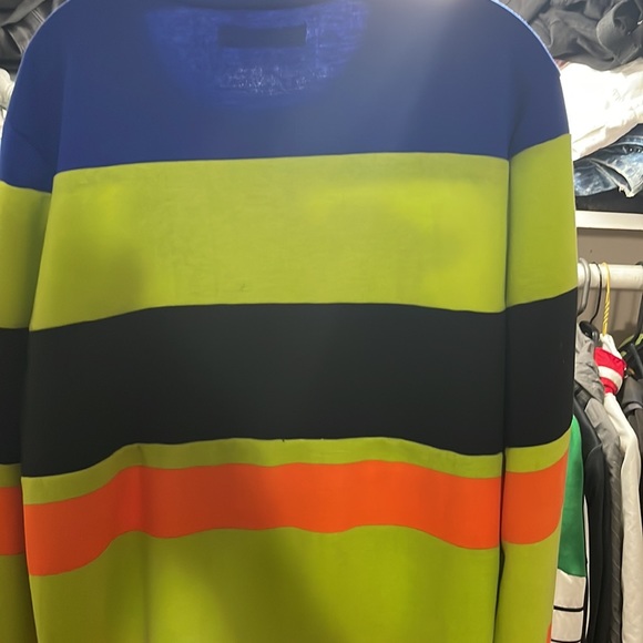 Genuine Sweater - Picture 5 of 5